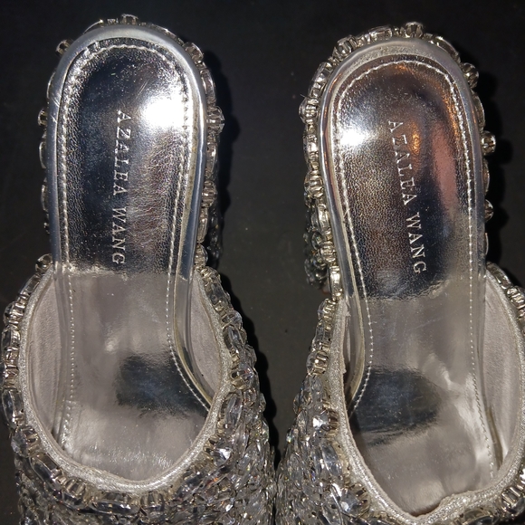 Elegant Silver Women's Heels - Picture 6 of 9